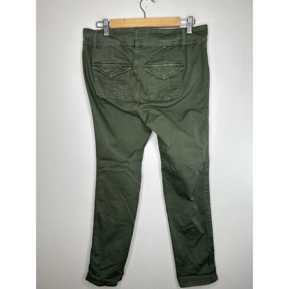 Torrid Plus Aviator Crop twill olive green Capri pants Pockets Size 10 - Picture 8 of 15